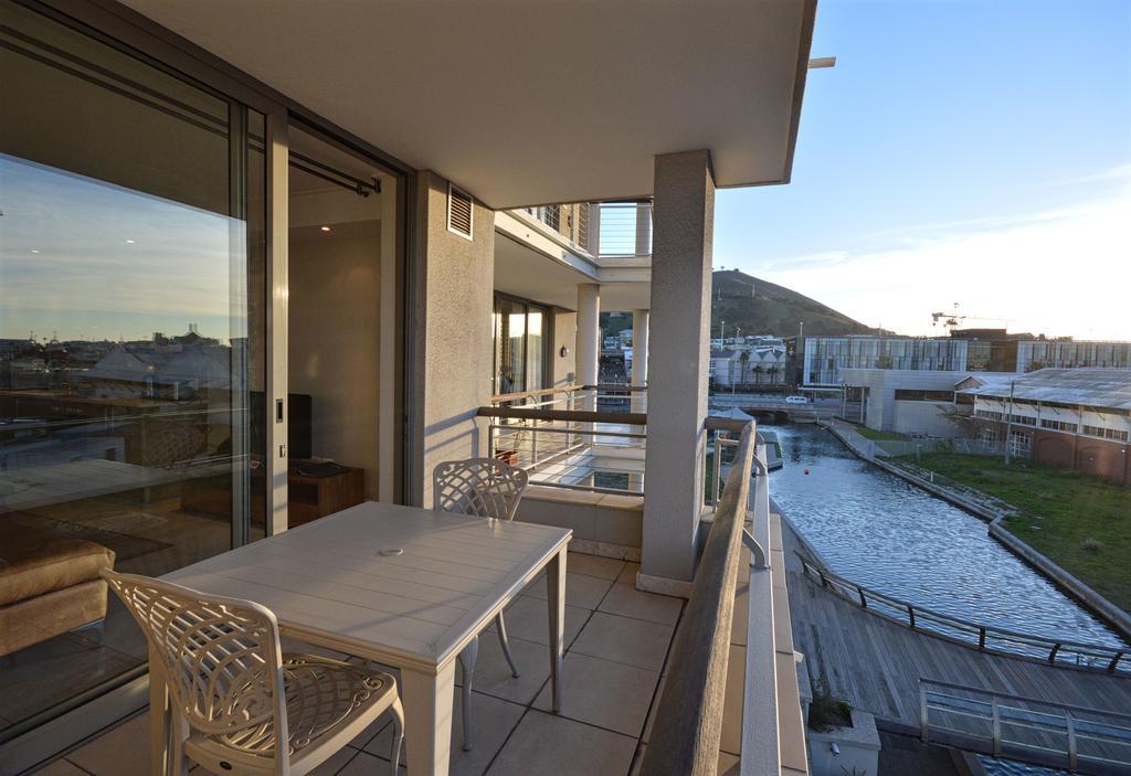 Canal Quays Apartments Cape Town Exterior photo
